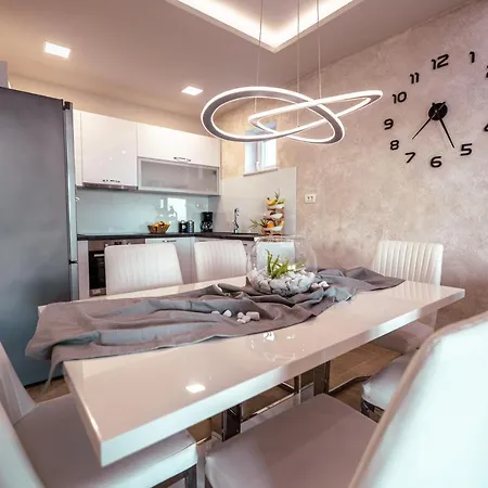 Niko Apartment