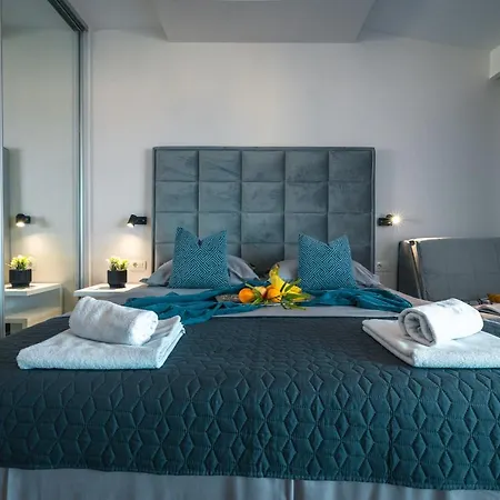 Niko Apartment