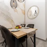 Niko Apartament *